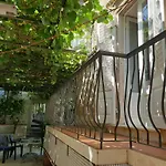 Old Town Garden Room